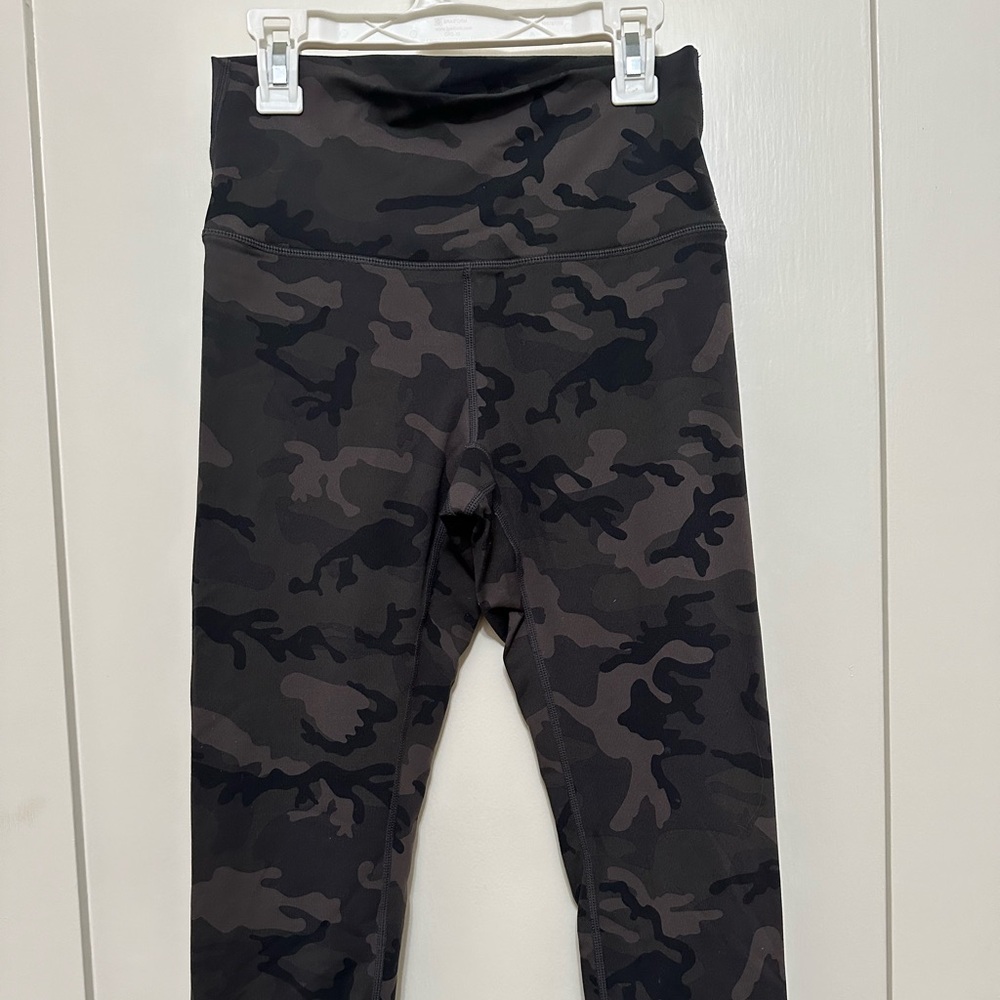 ZYIA Forest Camo Luxe Hi-Rise Capri 20”